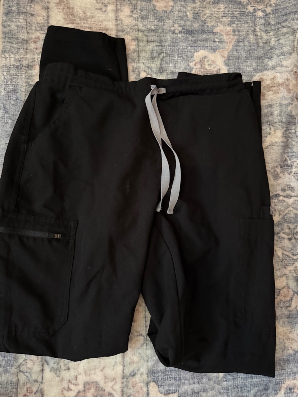 Figs Women's Black YOLA SKINNY with Gray Drawstring